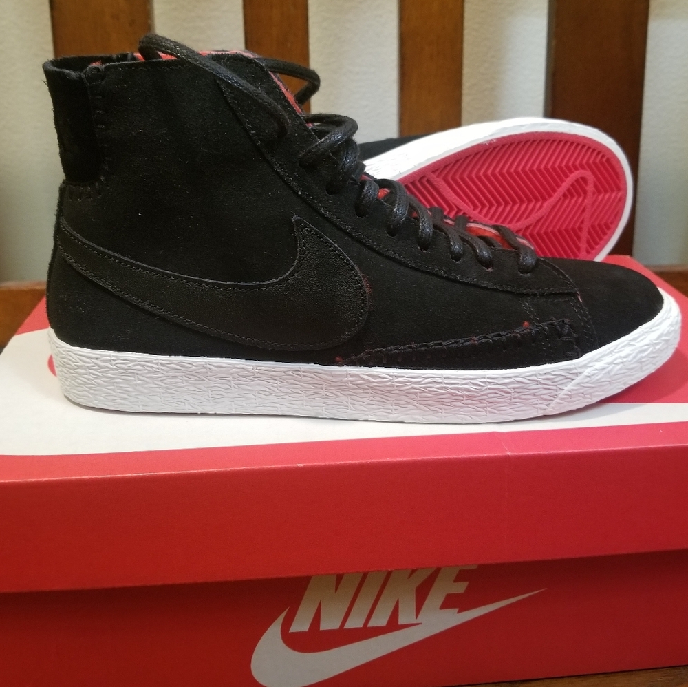 New Nike Women's Mid Blazer Black and Red Suede Sneakers Size 7